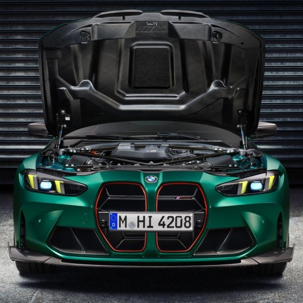 BMW M4 CS: több erő és kevesebb tömeg – így lett izmosabb, mégis fürgébb