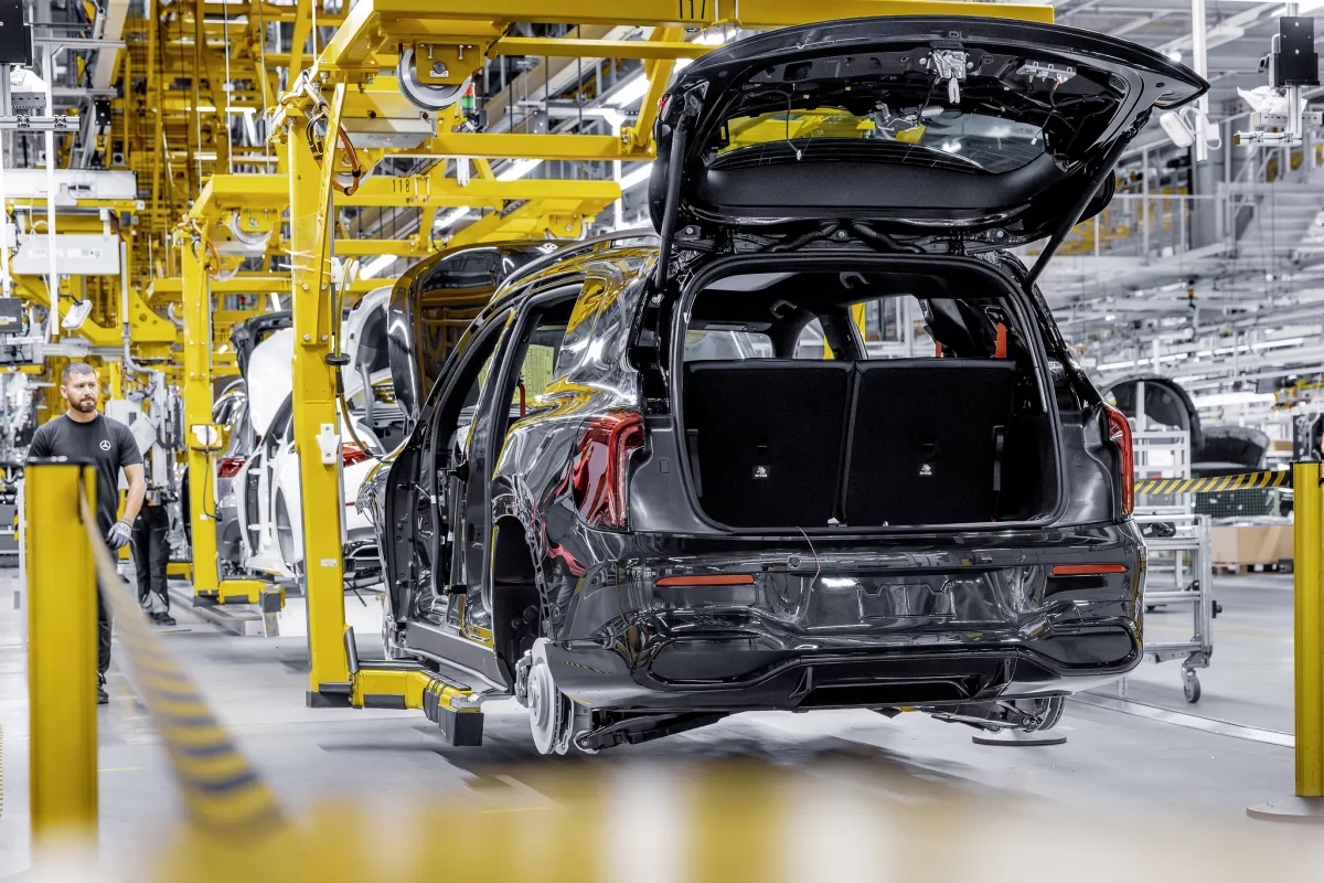 Új korszak kezdődik Kecskeméten: elindult a Mercedes-Benz GLB gyártása